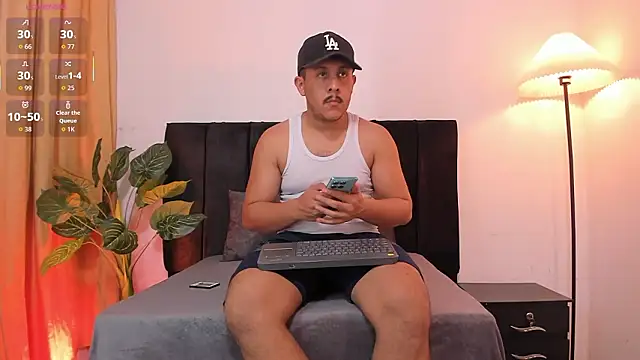 Snapshot of Misterjhons2 chatting on 03/10/26, 01:21 Misterjhons2 online show from 03/10/26, 01:21