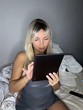 Snapshot of madiiy chatting on 09/26/25, 10:36 madiiy online show from 09/26/25, 10:36