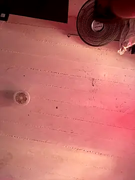 Snapshot of Wenlop chatting on 11/21/25, 06:50 Wenlop online show from 11/21/25, 06:50