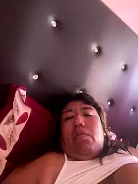 Snapshot of Wenlop chatting on 11/24/25, 05:12 Wenlop online show from 11/24/25, 05:12