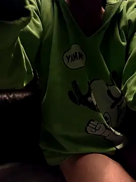 Snapshot of nolliebollieeeeeee chatting on 12/04/25, 12:20 nolliebollieeeeeee online show from 12/04/25, 12:20