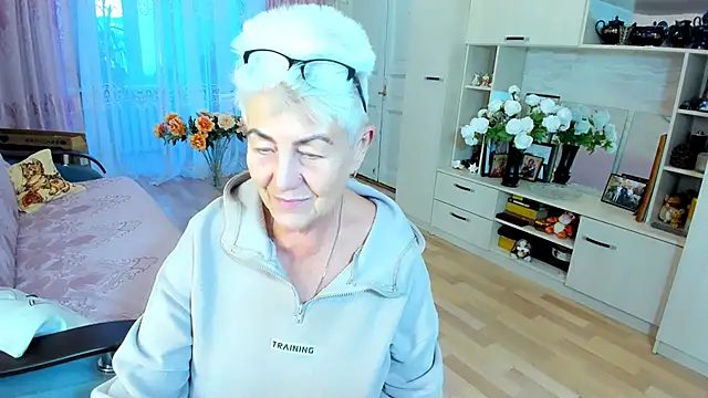 HotandMature online show from 12/22/25, 10:12