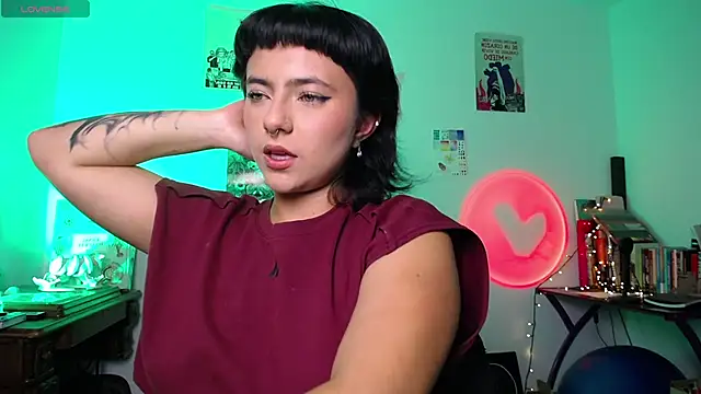 Snapshot of AlmaNanax chatting on 09/14/25, 11:15 AlmaNanax online show from 09/14/25, 11:15