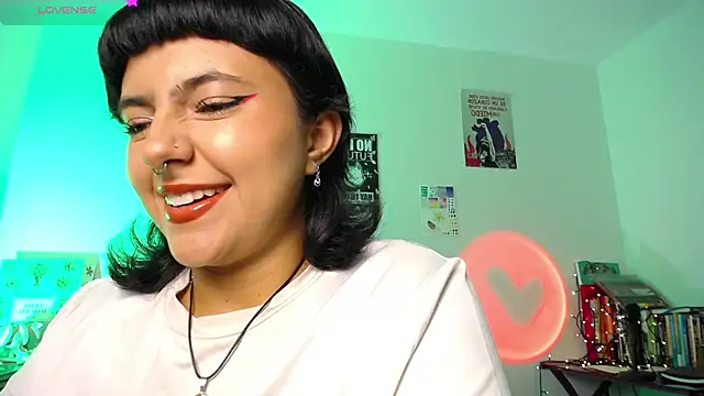 Snapshot of AlmaNanax chatting on 09/22/25, 03:08 AlmaNanax online show from 09/22/25, 03:08