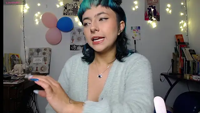 Snapshot of AlmaNanax chatting on 12/18/25, 01:11 AlmaNanax online show from 12/18/25, 01:11