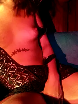 malvinaAAA online show from 12/05/25, 02:20