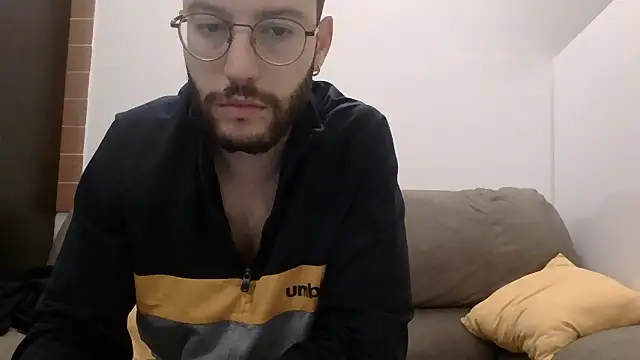 Amicisegreti online show from 01/14/26, 06:30