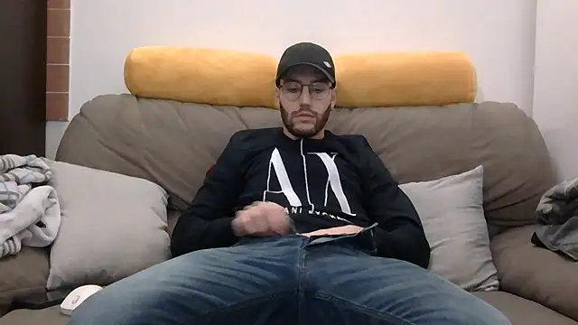 Amicisegreti online show from 02/05/26, 09:19