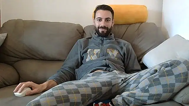 Amicisegreti online show from 03/05/26, 09:49