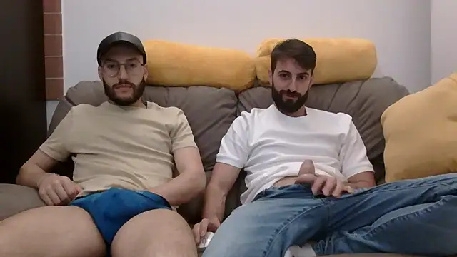 Amicisegreti online show from 04/11/26, 07:40