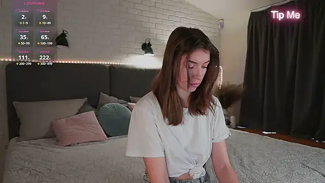 SweetVikki online show from 02/17/26, 09:50