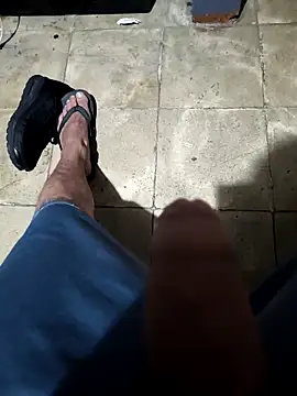 Snapshot of Aaia93 chatting on 09/15/25, 11:21 Aaia93 online show from 09/15/25, 11:21