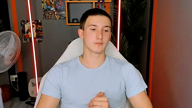 Snapshot of David__Diamond chatting on 09/08/25, 03:44 David Diamond online show from 09/08/25, 03:44