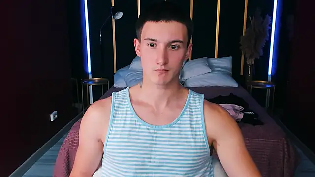 Snapshot of David__Diamond chatting on 09/14/25, 03:44 David Diamond online show from 09/14/25, 03:44