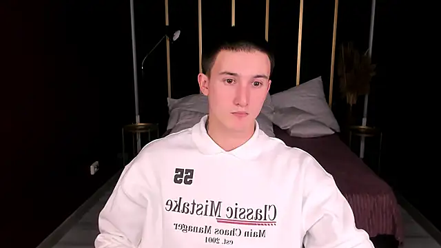 Snapshot of David__Diamond chatting on 10/19/25, 03:45 David Diamond online show from 10/19/25, 03:45