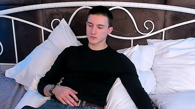 Snapshot of David__Diamond chatting on 10/22/25, 02:50 David Diamond online show from 10/22/25, 02:50