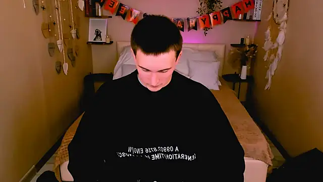 Snapshot of David__Diamond chatting on 10/26/25, 04:02 David Diamond online show from 10/26/25, 04:02