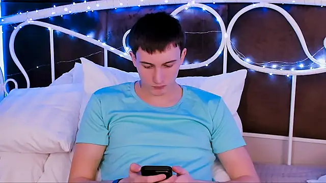 David  Diamond online show from 12/20/25, 03:52