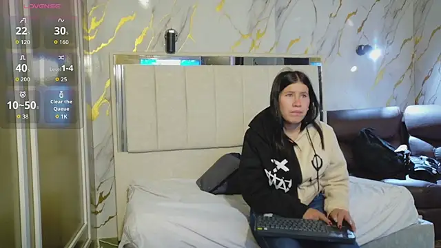 Olivia11  online show from 05/19/26, 12:33