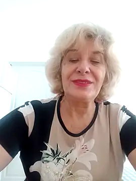 52MiaLove02 online show from 09/18/25, 05:09