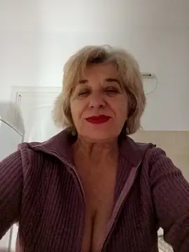 52MiaLove02 online show from 12/16/25, 05:34