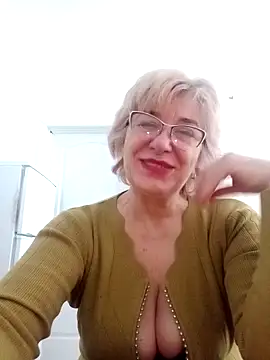 52MiaLove02 online show from 02/11/26, 05:56