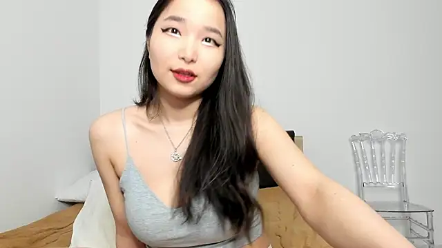 Soyun Mia online show from 04/08/26, 02:39