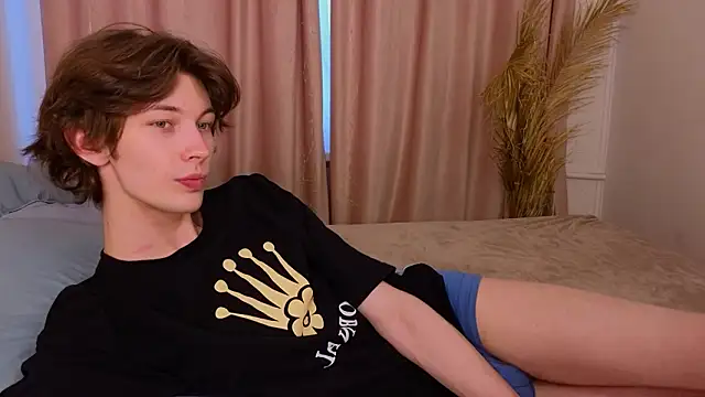  Den1s  online show from 02/08/26, 12:30