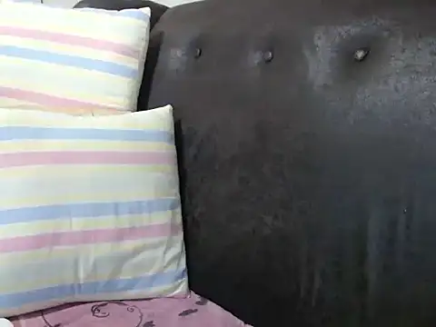 bustylaura4u online show from 06/24/26, 05:45