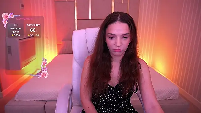 Snapshot of MirielleNymph chatting on 11/02/25, 01:57 MirielleNymph online show from 11/02/25, 01:57