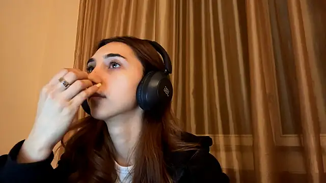 LinaMour online show from 09/14/25, 10:31