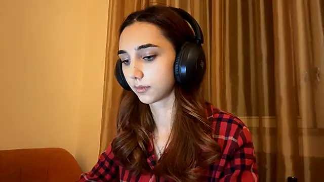 LinaMour online show from 09/17/25, 10:22