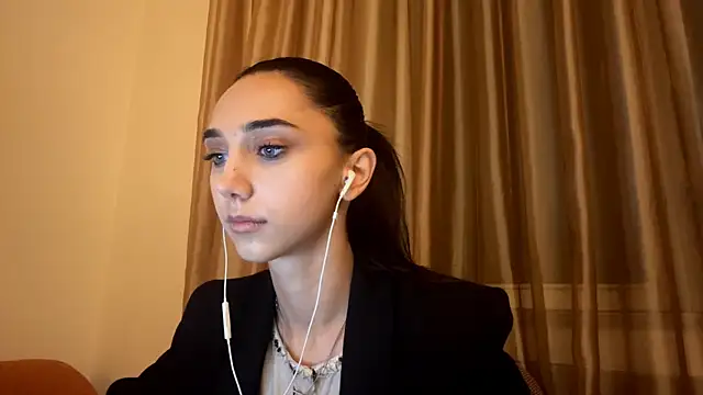 LinaMour online show from 09/24/25, 10:13