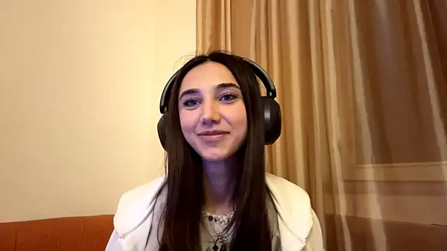 LinaMour online show from 09/28/25, 11:10