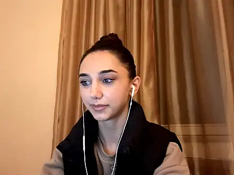 LinaMour online show from 10/03/25, 10:07