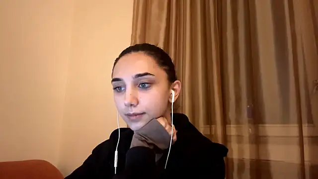 LinaMour online show from 10/05/25, 10:07