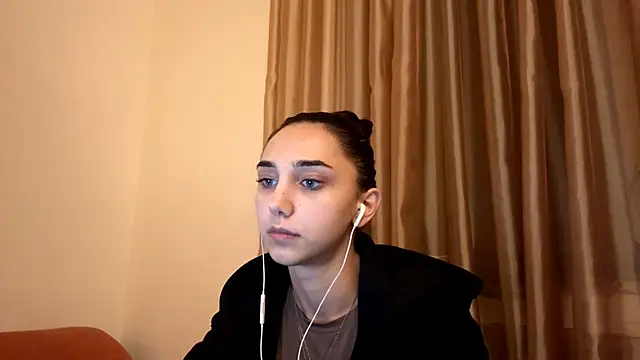 LinaMour online show from 10/06/25, 10:07