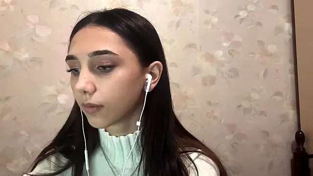 LinaMour online show from 10/10/25, 10:09