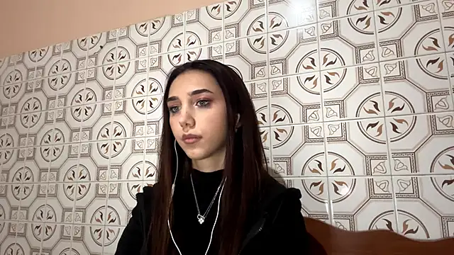 LinaMour online show from 11/05/25, 10:10