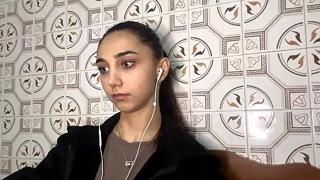 LinaMour online show from 11/16/25, 10:26