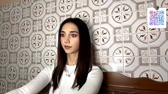 LinaMour online show from 11/27/25, 10:12