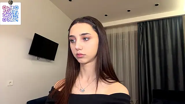 LinaMour online show from 12/22/25, 10:18