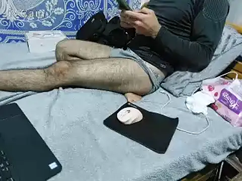 yazinyazin1 online show from 02/13/26, 07:54