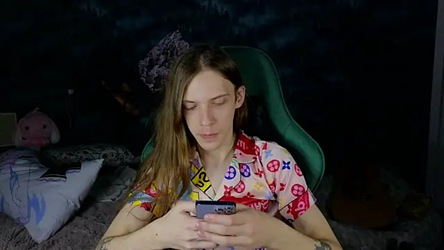 Snapshot of artass2 chatting on 09/08/25, 09:47 artass2 online show from 09/08/25, 09:47