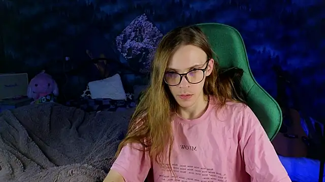 Snapshot of artass2 chatting on 10/30/25, 09:48 artass2 online show from 10/30/25, 09:48