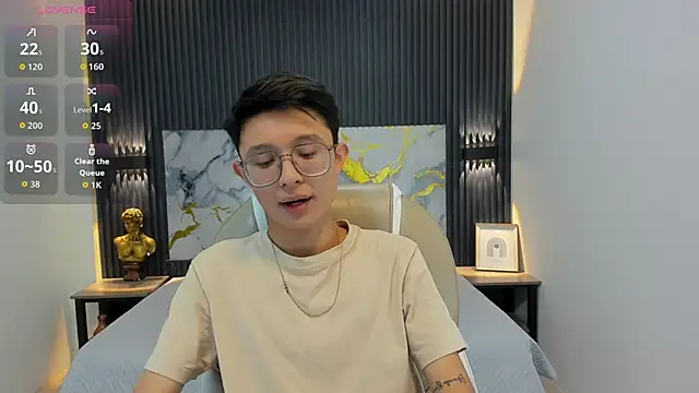 SantiagoRusso18 online show from 10/03/25, 12:02