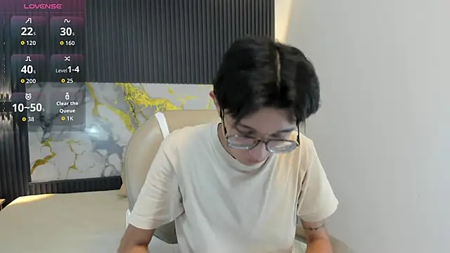 SantiagoRusso18 online show from 11/24/25, 02:11