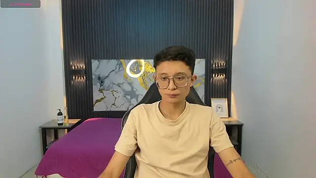 SantiagoRusso18 online show from 02/14/26, 07:32