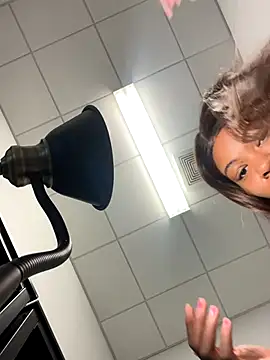 Snapshot of Idonotcherishu chatting on 10/01/25, 12:05 Idonotcherishu online show from 10/01/25, 12:05