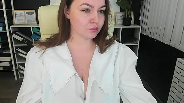  feel me  online show from 11/17/25, 01:44